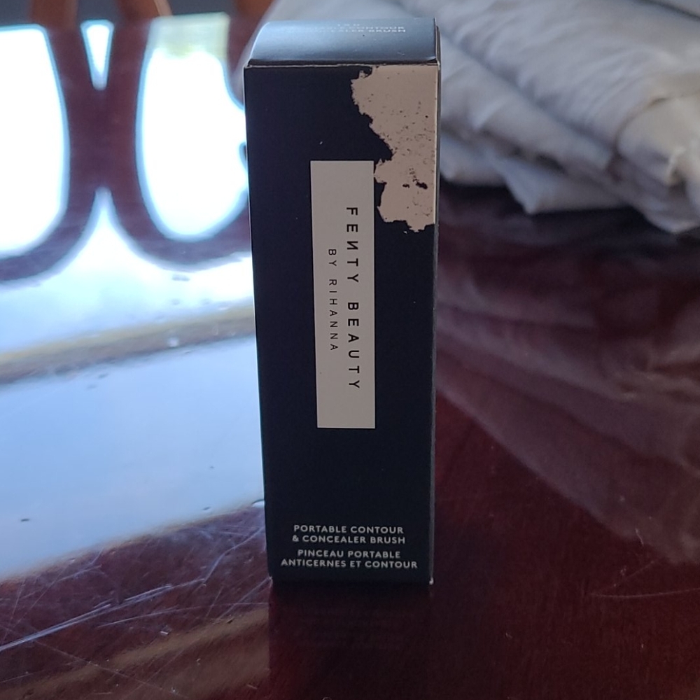 Fenty Beauty Contour and Concealer Brush